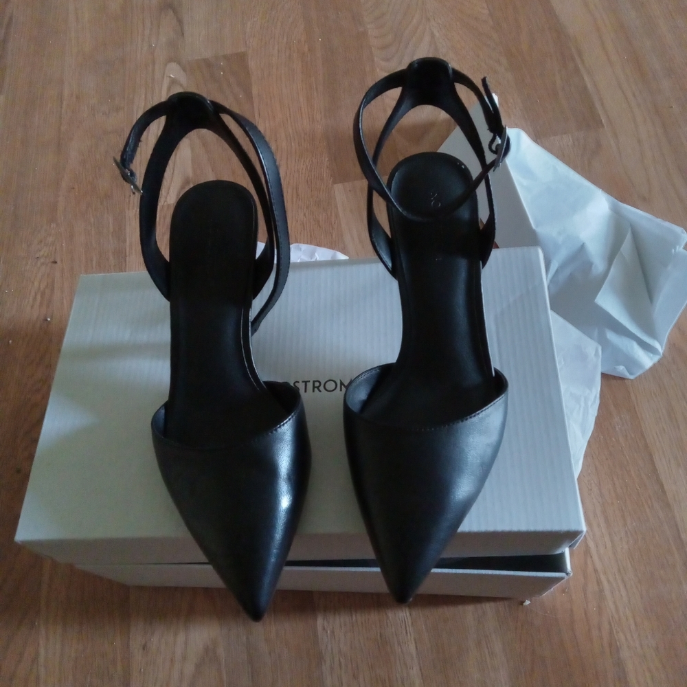 Pearla Black Ankle Strap Pumps